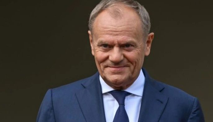 Туск закликав партнерів по НАТО серйозно сприймати слова Медведєва про дрони в Європі