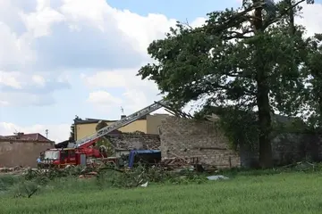 У Польщі смерч призвів до руйнування будівель