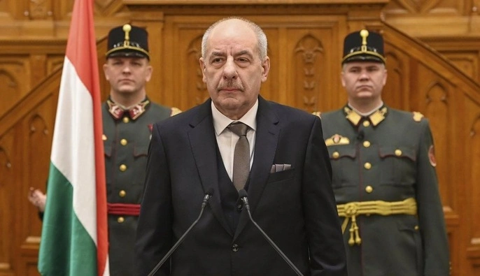 Президент Угорщини відмовився піти у відставку