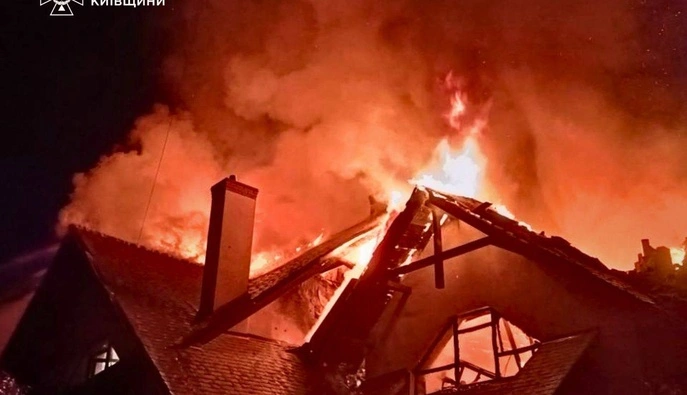 Рятувальники показали наслідки атаки ворога на Київщину