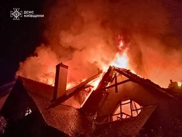Спасатели показали последствия атаки врага на Киевщину