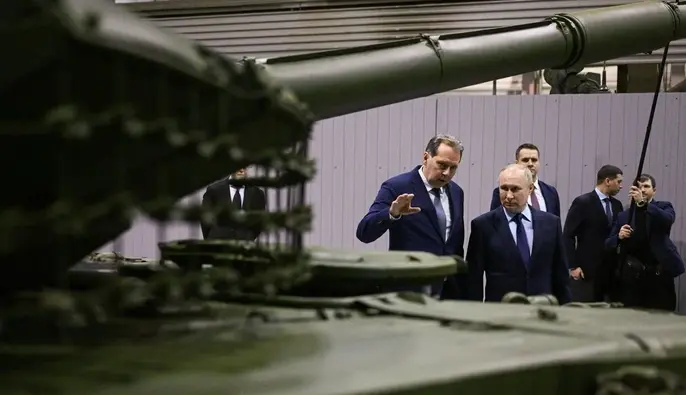Bloomberg: У Росії зростає бюджетний тиск через війну – Путіну пропонують урізати оборонні витрати