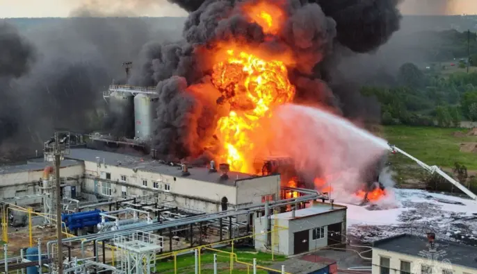 Війна прийшла в Росію: чому удари по НПЗ стали стратегічною проблемою Кремля
