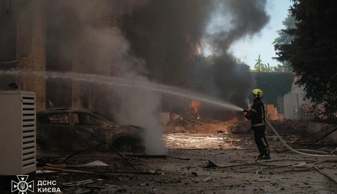 В Оболонському районі ракета впала на територію дитсадка: що відомо про наслідки обстрілу