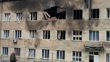 В Хмельницкой области из-за атаки дронов РФ вспыхнул масштабный пожар на пищевом предприятии