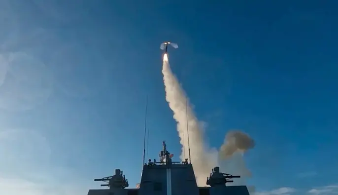 Россия производит около 10 ракет «Циркон» в месяц — как противник использует эти ракеты в комбинированных атаках