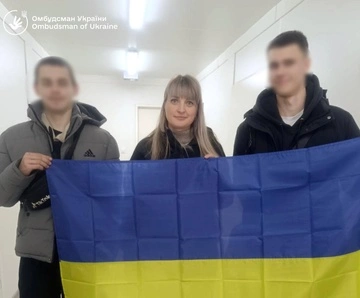Украина с марта эвакуировала из ВОТ и РФ 10 молодых людей