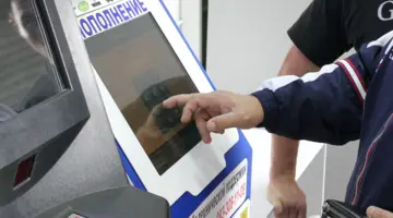 Жители Крыма жалуются на проблемы с оплатой карточками в транспорте