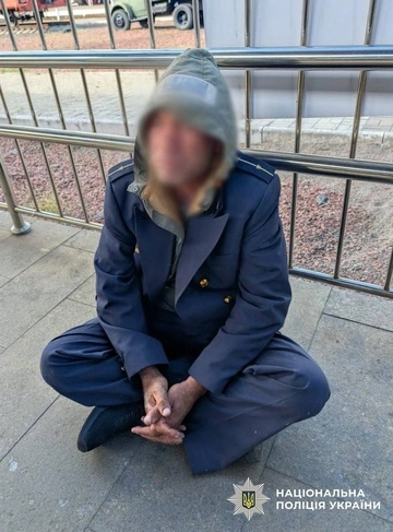 У Києві чоловік намагався викрасти експонати музейного потягу на Центральному залізничному вокзалі 