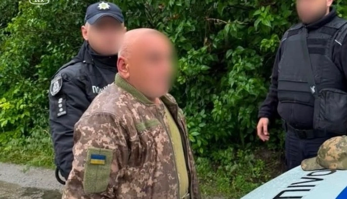 Убил женщину и побратима, еще в одного стрелял: в Киевской области задержали военнослужащего