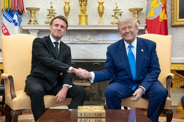 Макрон готовит роскошный прием, чтобы удержать Трампа на саммите G7 — Politico