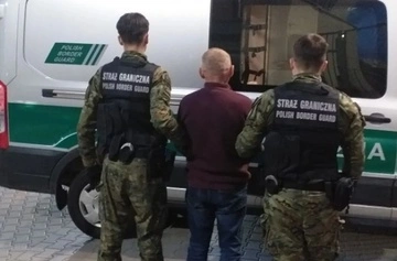 З Польщі депортували українця, який виловив відомого місцевого сома
