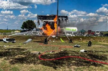 Россияне атаковали АЗС в Херсонской области — погибла женщина, 11 человек пострадали