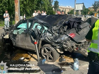 Смертельна ДТП у Києві: машина вилетіла в підземний перехід