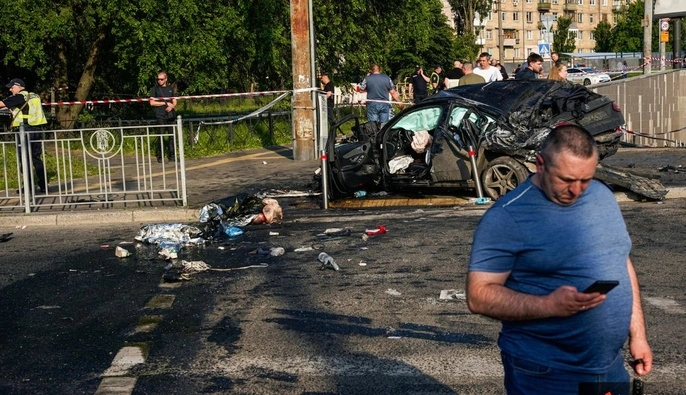 У поліції розповіли про історію порушень ПДР водія, який влетів у підземний перехід у Києві