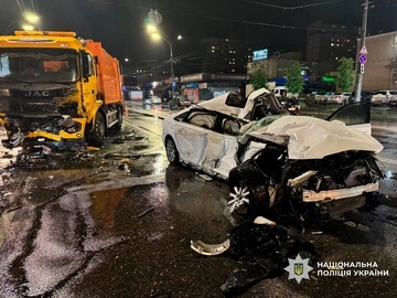 В Киеве произошло ДТП с участием авто и грузовика