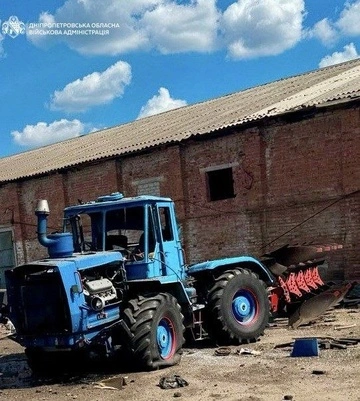 Войска РФ ударили по Днепропетровщине: повреждены сельхозпредприятие