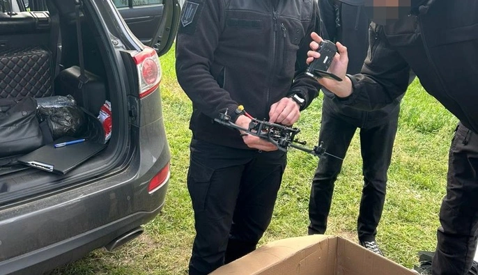 ДБР викрила військового медика, що викрав та продав 16 дронів свого підрозділу 
