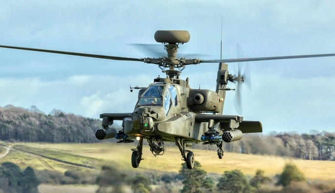 США впервые потеряли боевой вертолет Apache в районе Ормузского пролива — NYT