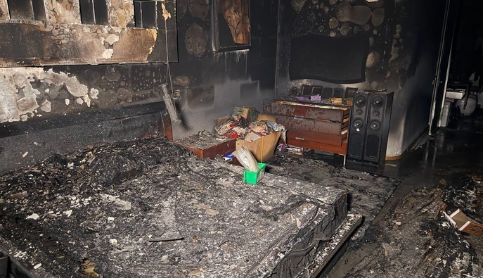 В Одесі після удару дронів вигоріла квартира у багатоповерхівці – фото наслідків