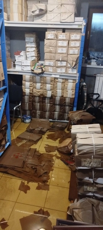В Киеве в результате аварии на теплотрассе затоплено здание издательства "Смолоскип", пострадали фонды