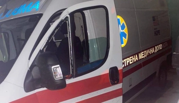 На Харківщині через атаку дронів пошкоджена машина швидкої допомоги