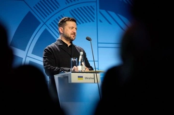 Зеленский о ЛГБТ-сообществе: У нас одинаковые права, несмотря на предубеждения людей с XV века