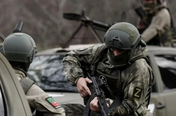 Оккупанты массово перекрашивают военные грузовики, чтобы замаскировать их — ЦНС