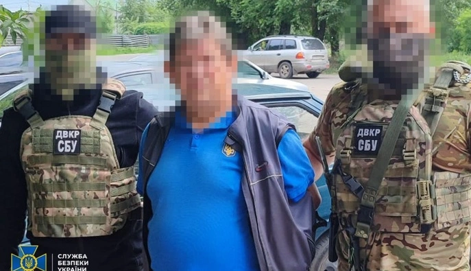 У Дніпрі затримали реабілітолога за підозрою в коригуванні обстрілів трьох регіонів України
