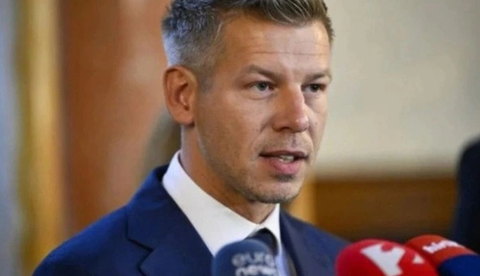 Мадяр пояснив, чому Угорщина погодила відкриття першого переговорного кластера для України