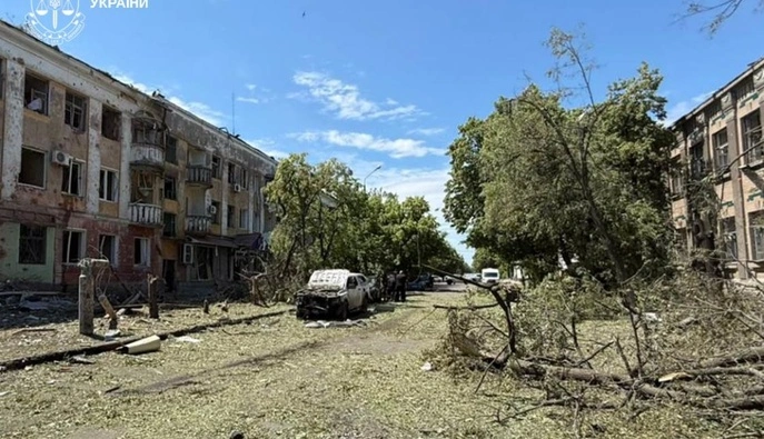 Росіяни вдарили КАБами по центру Слов’янська: поранені п’ятеро людей, серед них дитина