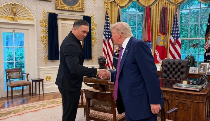 Усик зустрівся з Трампом у Білому Домі