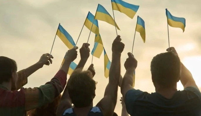 Большинство украинцев против официального статуса русского языка — опрос КМИС
