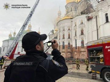 МВС: з Києво-Печерської лаври винесли унікальні ікони під час пожежі