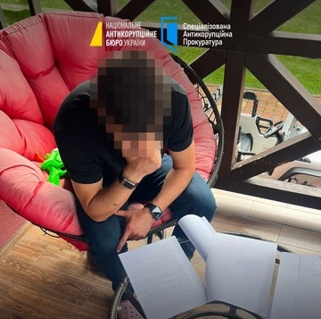 НАБУ разоблачило сотрудника СБУ, который подстрекал бизнесмена дать $150 тысяч взятки