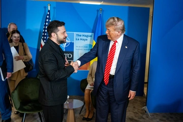 Зеленський, Трамп і Макрон провели закулісну зустріч на саміті G7 — ЗМІ