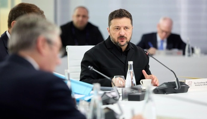 Франція відновить саркофаг на ЧАЕС, а Швейцарія допоможе з об’єктами в Лаврі – Зеленський 