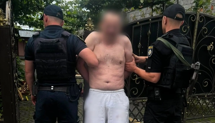 Забил молотком двух односельчан и травмировал отца: на Закарпатье задержали мужчину
