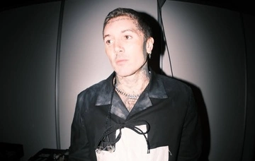 Вокаліст гурту Bring Me the Horizon зворушив українців жестом підтримки на концерті у Польщі