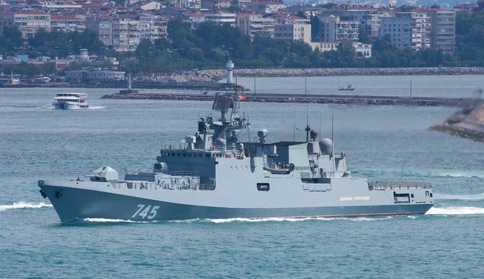 Фрегат РФ відкрив попереджувальний вогонь по британській яхті в Ла‑Манші — The Telegraph 