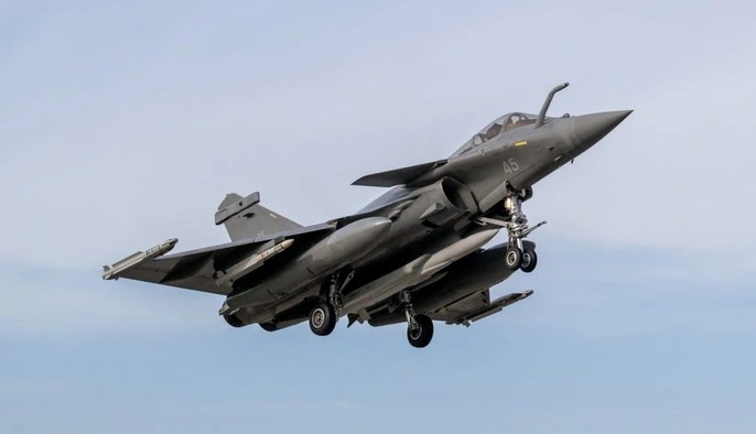 Франция заказала разработку новой ядерной ракеты для истребителей Rafale — подробности