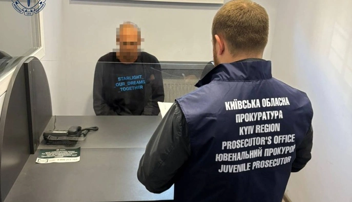 На Київщині чоловік вдерся вночі до квартири та намагався зґвалтувати 8-річну дівчинку