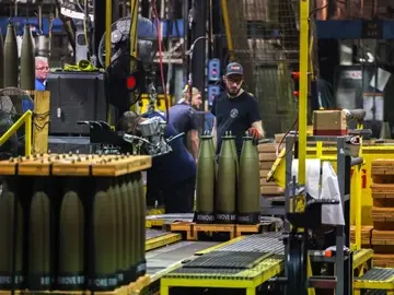 Трамп змусив оборонні компанії США виробляти більше зброї через дефіцит боєприпасів
