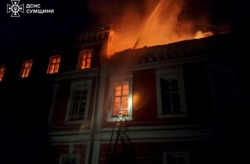 Окупанти атакували навчальний заклад на Сумщині — виникла пожежа