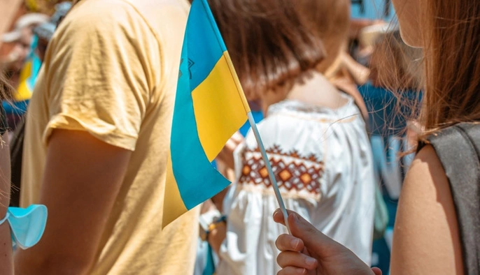 Благосостояние или суверенитет: что украинцы считают приоритетом во время войны — опрос КМИС