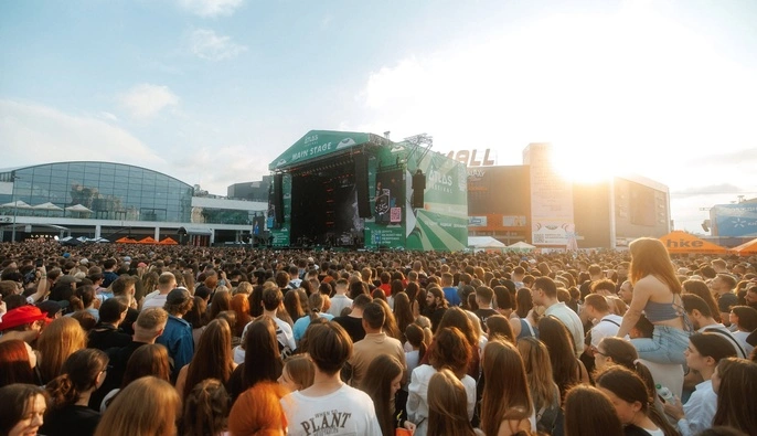 Ярко и с настроением: Atlas Festival украсил обложку ELLE Украина