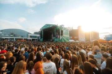 Яскраво та з настроєм: Atlas Festival прикрасив обкладинку ELLE Україна
