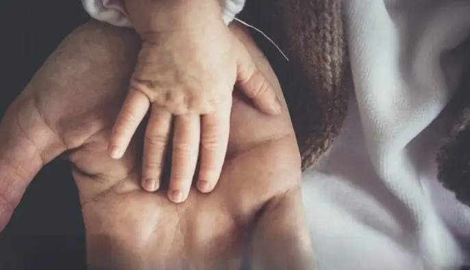 Тату, ти мій захист і опора! Найщиріші привітання та яскраві листівки до Дня батька
