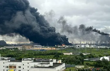 Украинские дроновые удары по нефтебазам РФ сорвали крупные контракты — СМИ
