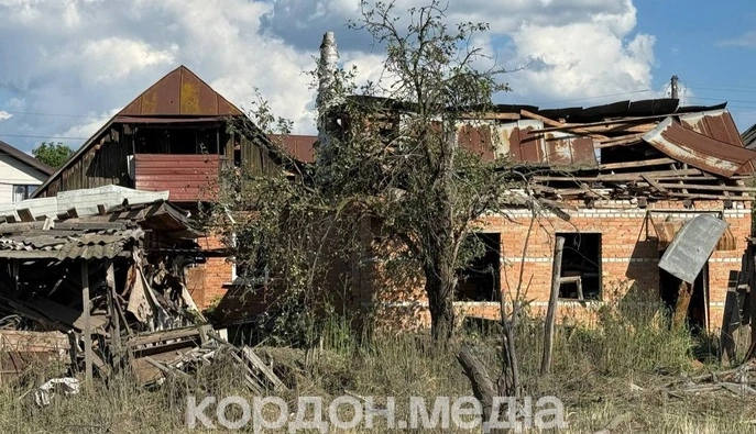 РФ сбросила КАБы на жилой квартал Сум: повреждено минимум 10 домов